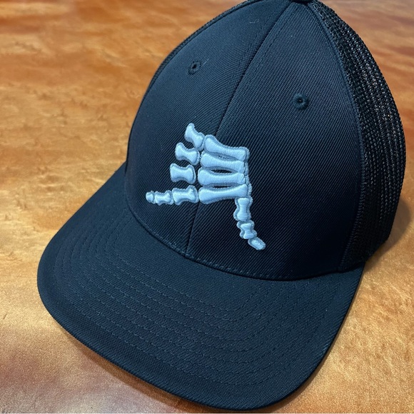 AK Sportswear Bones State Shape black trucker hat small medium embroidered - Picture 1 of 5